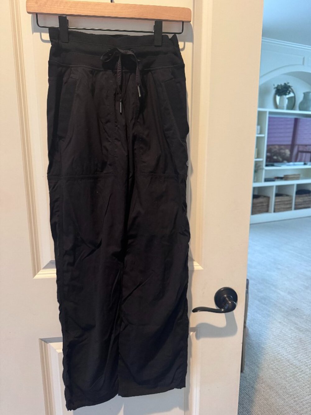 Lululemon Black Lightweight Relaxed Pants Size 0 Drawstring